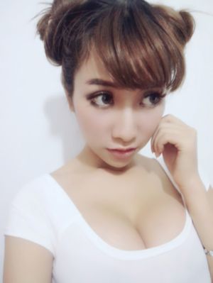 美丽的小蜜桃在线观看